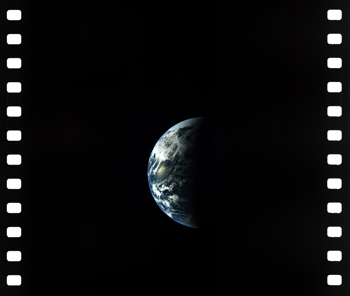 earth from apollo 10